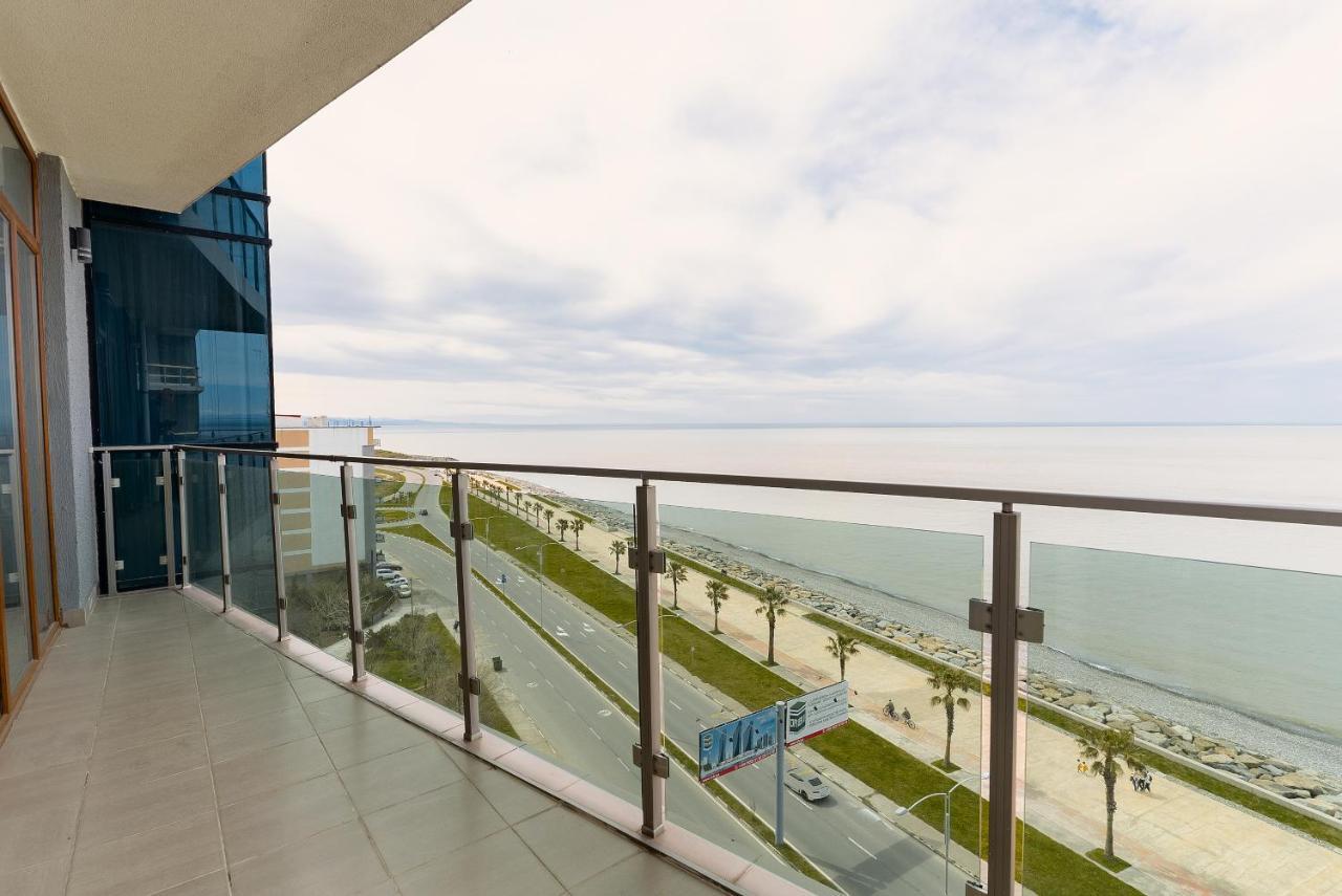 G-Point New Beach Batumi Exteriör bild