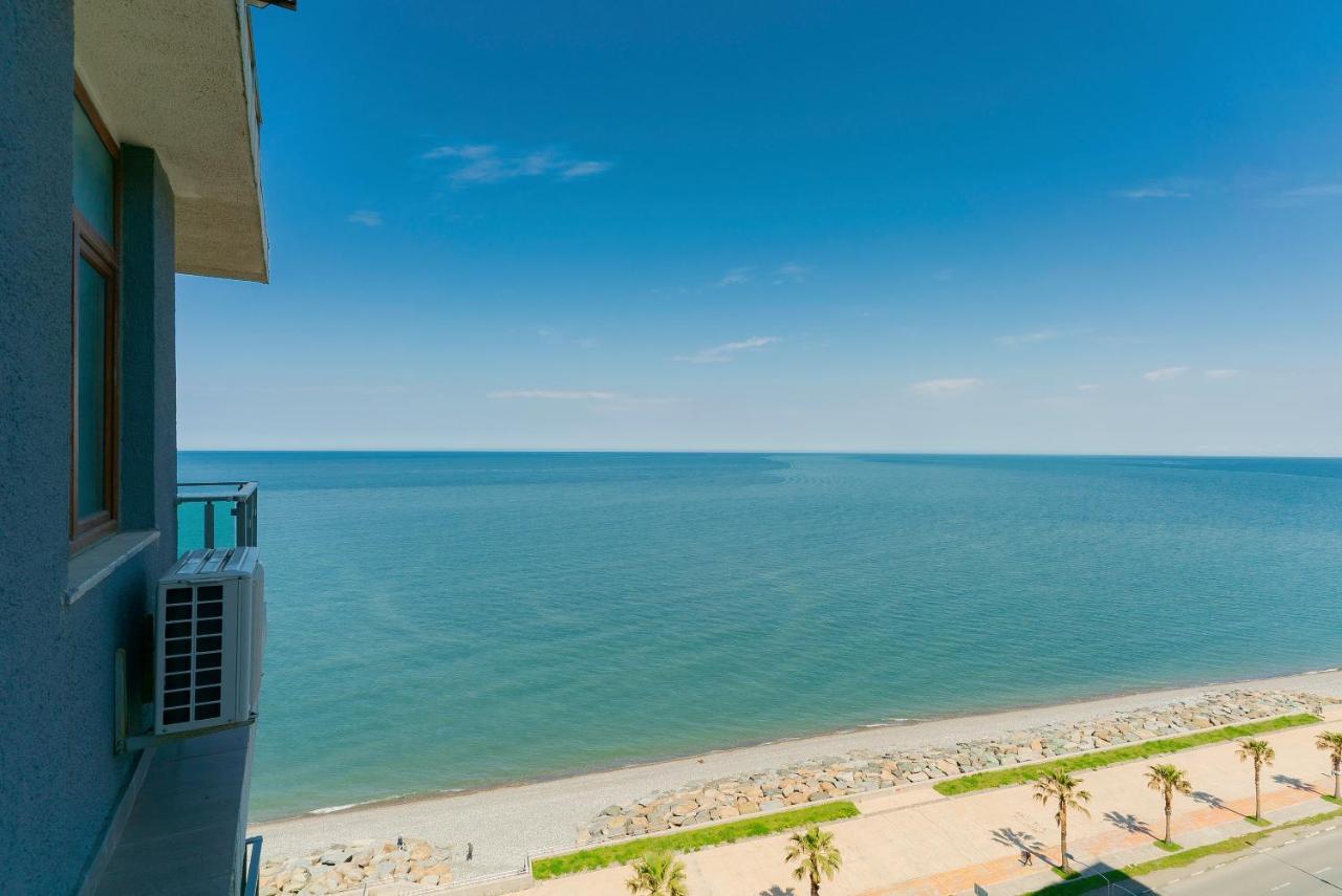 G-Point New Beach Batumi Exteriör bild