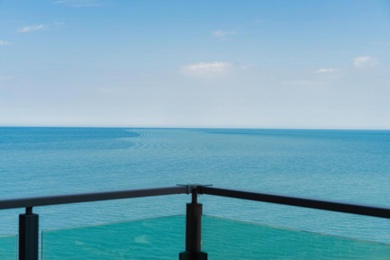 G-Point New Beach Batumi Exteriör bild