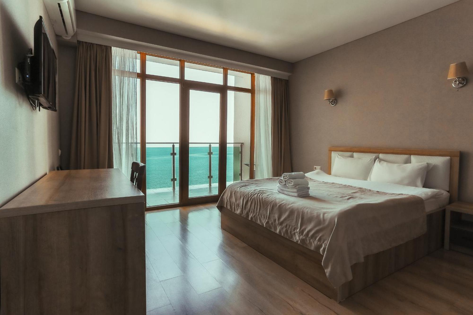G-Point New Beach Batumi Exteriör bild