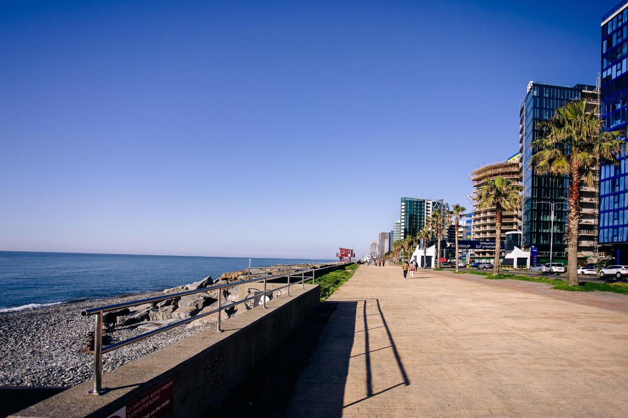 G-Point New Beach Batumi Exteriör bild